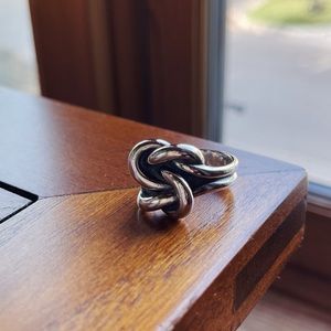 RETIRED James Avery Bold Lovers Knot ring silver